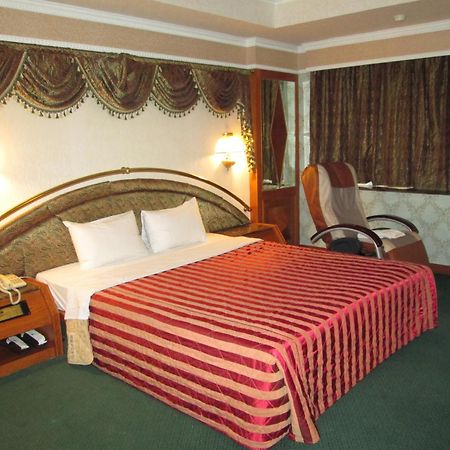 Huangjia Motel Тайнань Екстер'єр фото