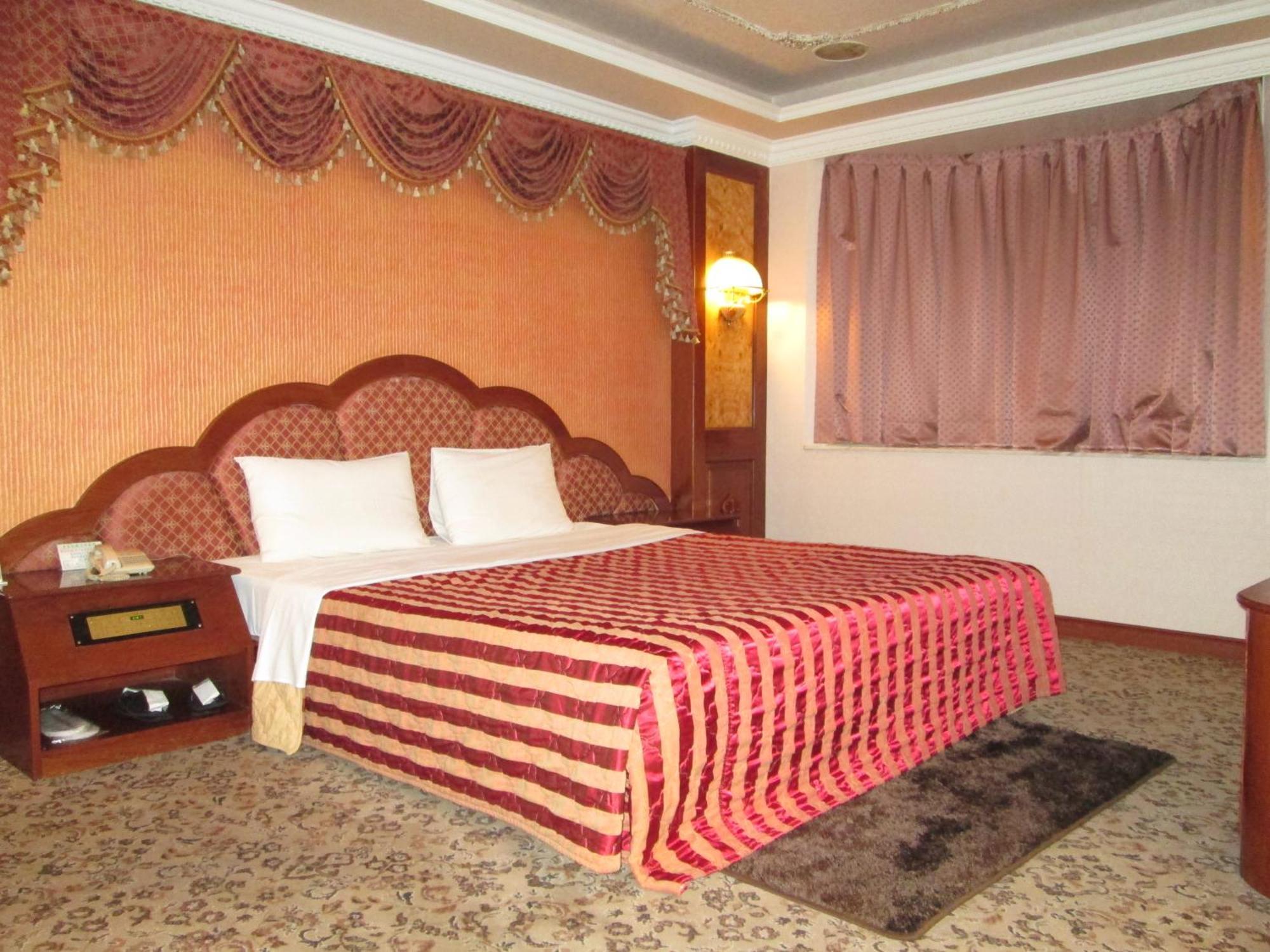 Huangjia Motel Тайнань Екстер'єр фото